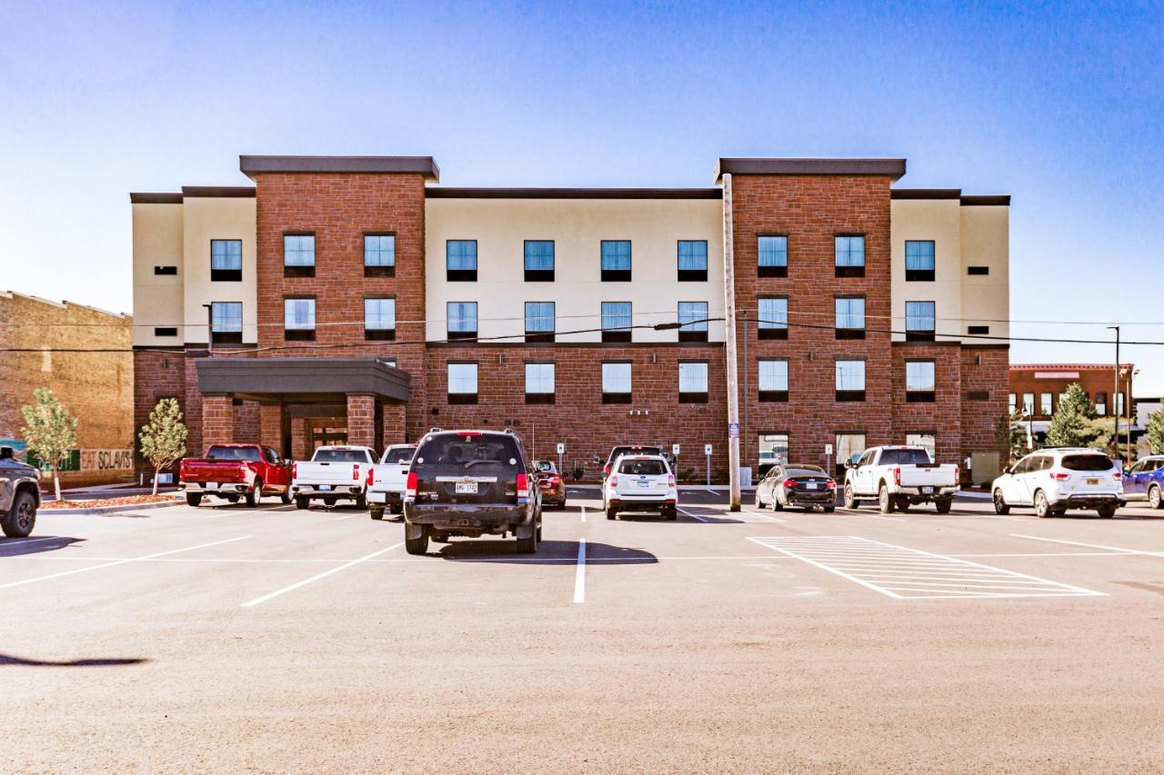 Cobblestone Hotel & Suites Superior Exterior foto
