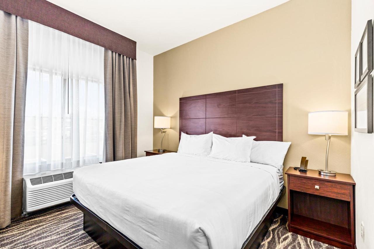 Cobblestone Hotel & Suites Superior Exterior foto